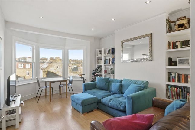 Flat for sale in Stapleton Hall Road, London