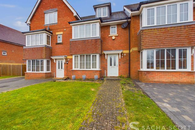 Terraced house for sale in Woodfield Close, Coulsdon