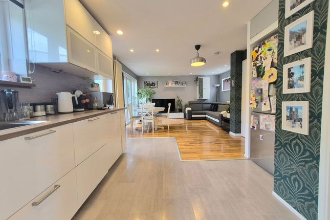 9, Hartshead, Skelmersdale photo 4