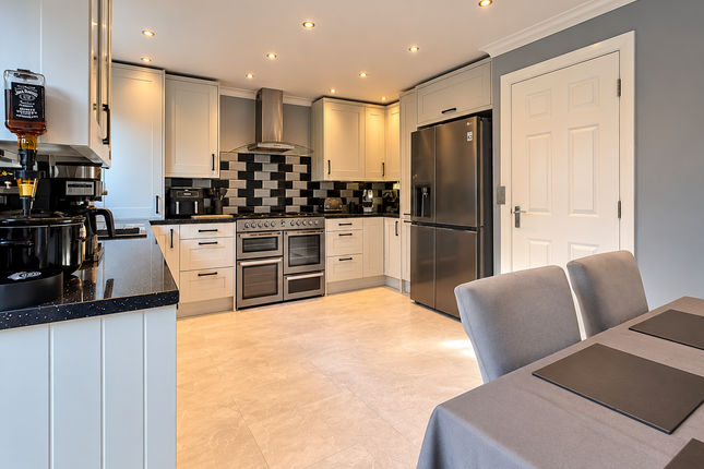 26, Prospect Way, Brighouse photo 2