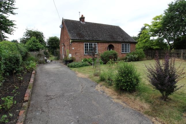 Thumbnail Detached bungalow to rent in High Street, Upton, Gainsborough