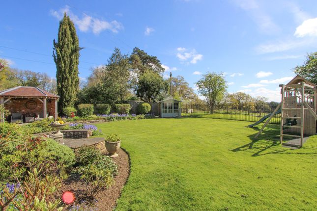 Country house for sale in Old Gloucester Road, Winterbourne