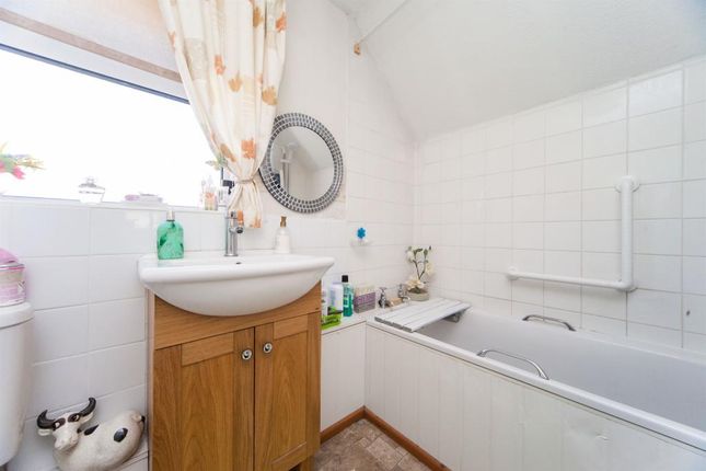 7, Crewkerne photo 4