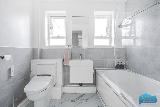 16, Albert Close, London photo 4