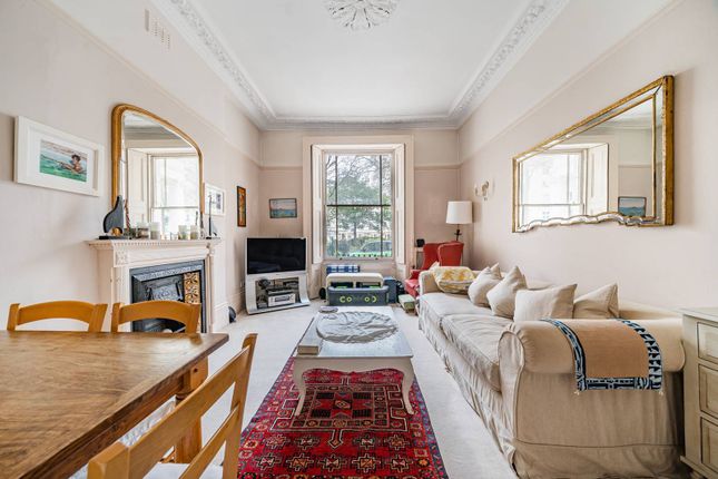 Flat for sale in St Georges Square, Westminster, London