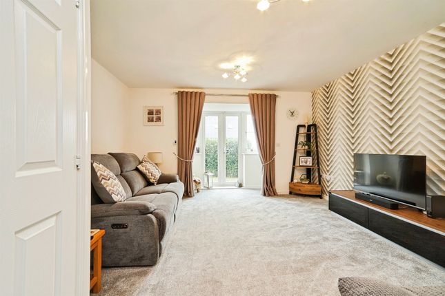 8, Birkshead Drive, Bradford photo 4