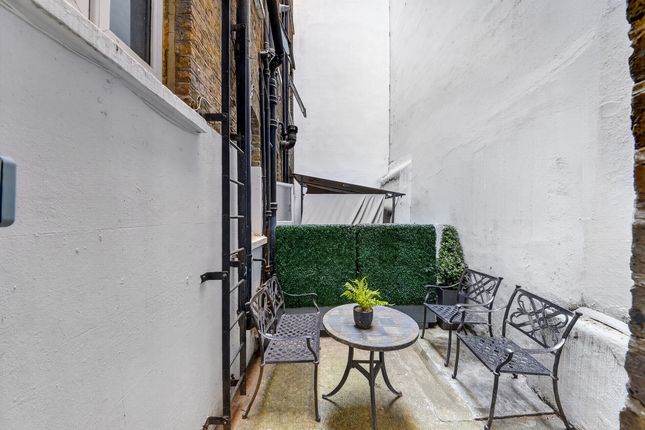 Flat 1, Carlton Mansions, 16-17, York Buildings, London photo 3