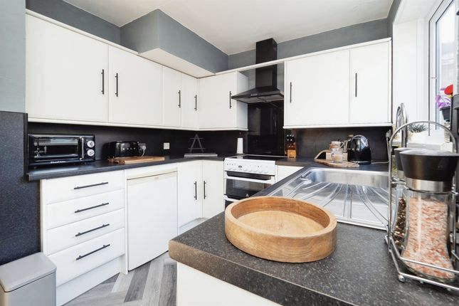 12, Chapel Close, Hull photo 4
