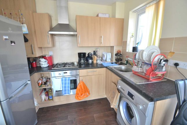Flat 16 Thames House, Regis Park Road, Reading photo 4