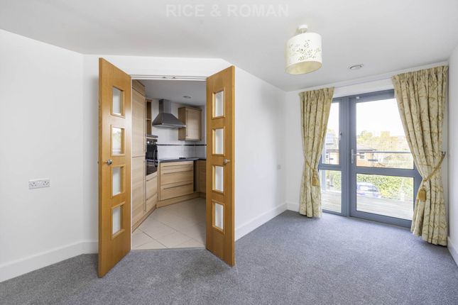 20 Elles House, Shotfield, Wallington photo 3