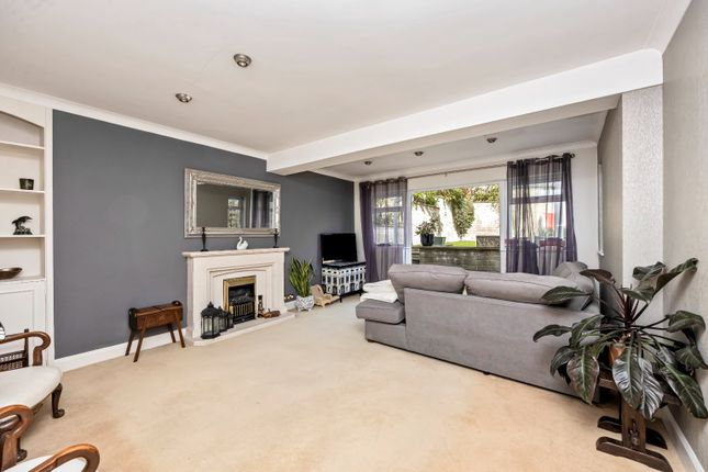 134, Valley Drive, Brighton photo 2