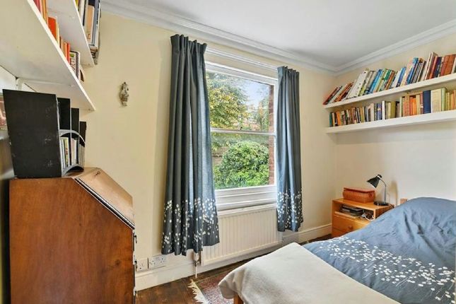 Terraced house for sale in Gladsmuir Road, London