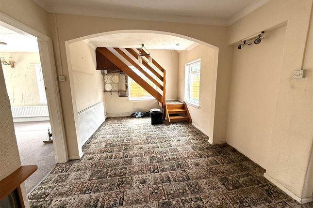 2, Trent View Close, Rugeley photo 4