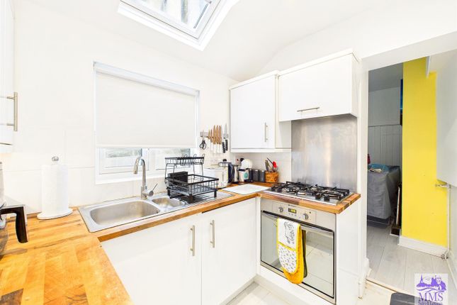 15, West Street, Frindsbury photo 2