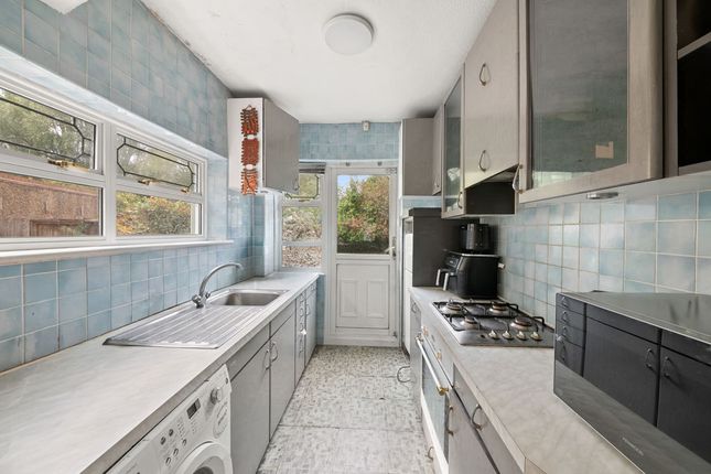64, Currey Road, Greenford photo 2