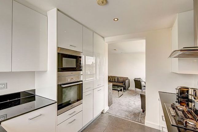 Flat 15, London photo 2