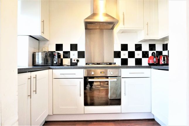 Thumbnail Flat to rent in Windmill Road, Ealing