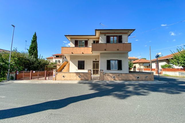 Detached house for sale in Via Buozzi, Rosignano Marittimo, Livorno, Tuscany, Italy