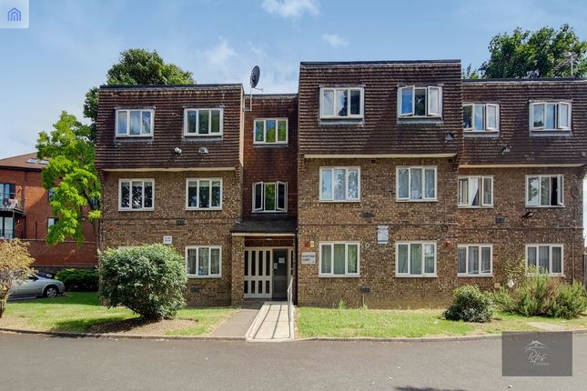 Flat for sale in Houstoun Court, Vicarage Farm Road