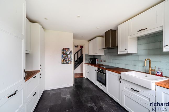 28, Sandbourne Road, Swindon photo 4