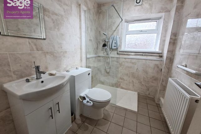 Flat for sale in Danygraig Road, Risca, Newport