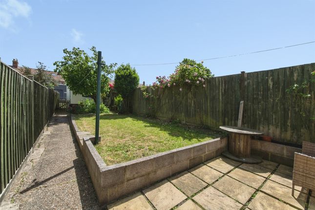 16, Alexandra Road, Axminster photo 2