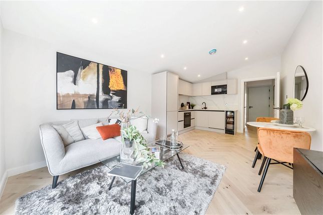 Thumbnail Flat for sale in Inglis Road, Ealing, London