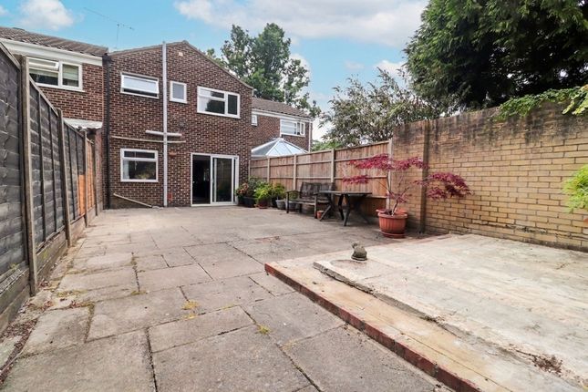 2 Dyram Close, Eastleigh photo 3