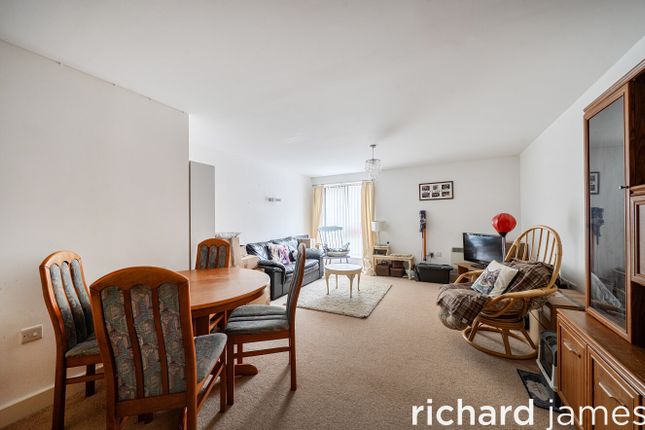 22, King House, Swindon photo 3