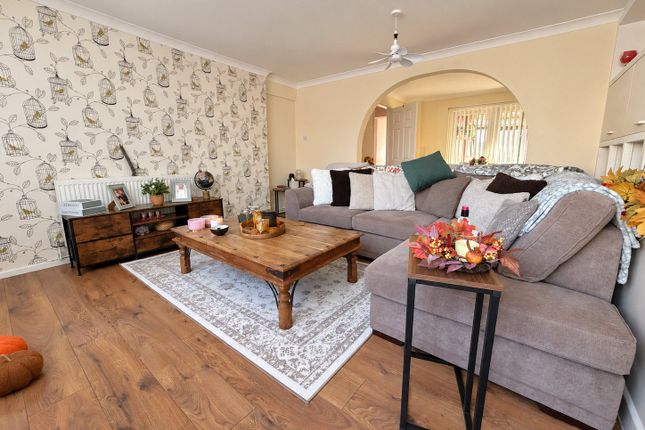 Bridport Road, Swindon photo 4