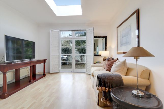 Elveden,, Kennel Lane, Surrey photo 4