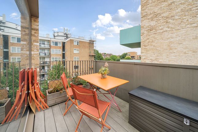 Flat 12, Severin Court,, East Street, London photo 4