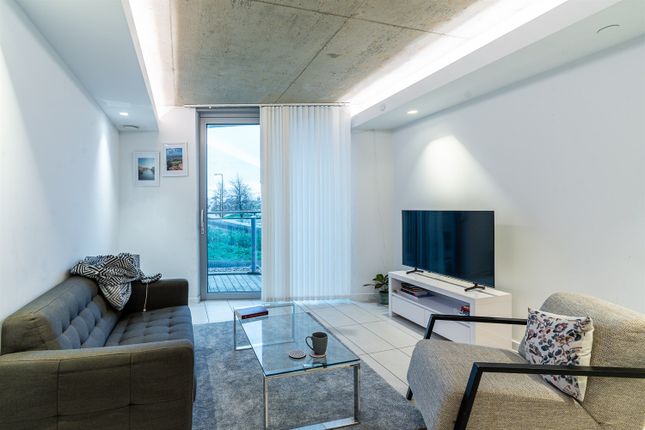 1-bed flat on 5, Apt 104 Hoola (East Tower), Tidal Basin Rd, London, £365,000