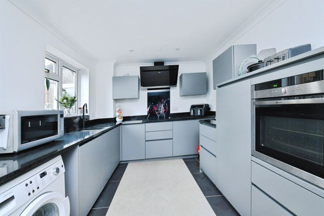 10, Blackthorn Close, Plymouth photo 2