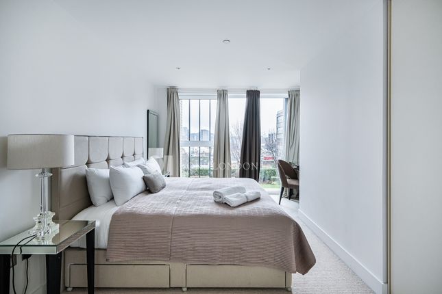 Duplex to rent in Ravensbourne Apartments, London