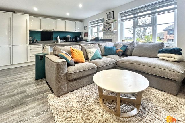 5 Stoney Grove, Chesham photo 2