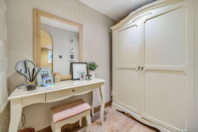 Flat for sale in Bolton Crescent, Windsor