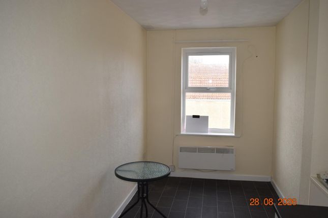 Flat 1, 3  Esplanade, Burnham-On-Sea photo 5