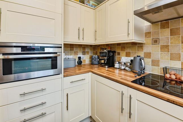 20, Old Were Court, Warminster photo 4