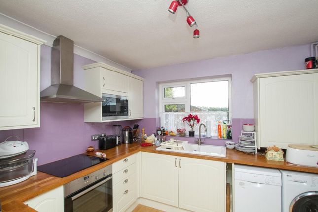 20, Calgary Crescent, Kent photo 3