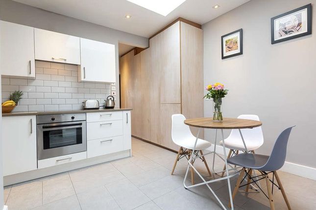 Flat to rent in Frinton House, Rushcroft Road, London