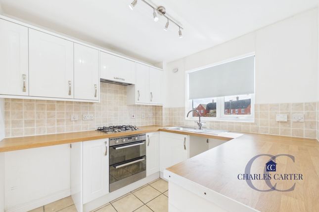 3 Lancer Close, Tewkesbury photo 3
