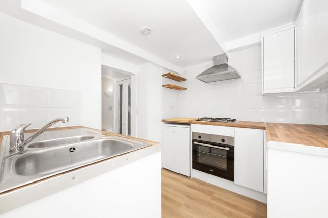 Thumbnail Flat to rent in Queen Mary Road, Upper Norwood, London