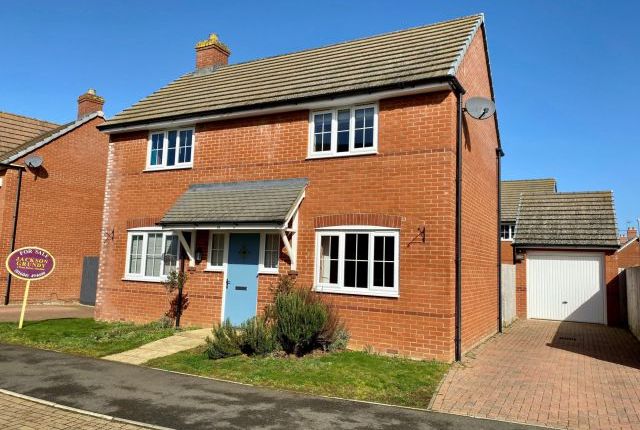 Thumbnail Detached house for sale in Hawthorn Road, Brixworth, Northampton