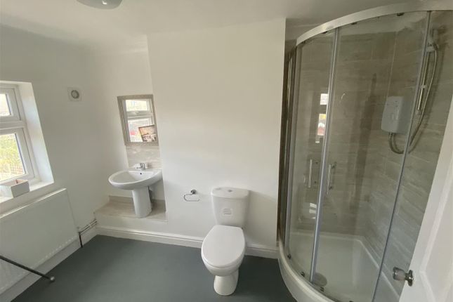Unit 4, 268, Long Riding, Basildon photo 2