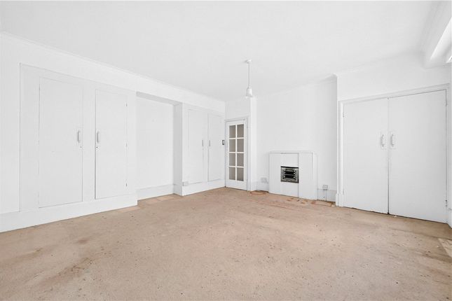 Flat D15, Sloane Avenue Mansions,, Sloane Avenue, London photo 4
