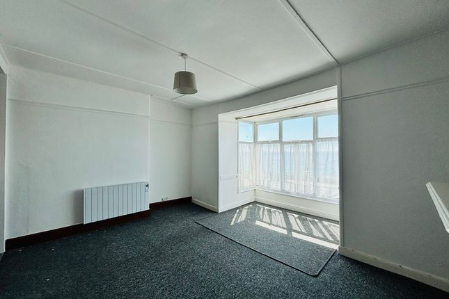 Flat 2, 18, Marine Terrace, Penzance photo 3