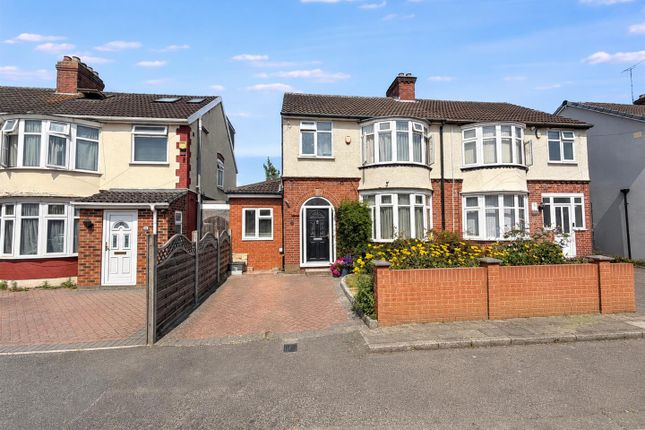 3-bed house on 19, High Mead, Luton, £400,000