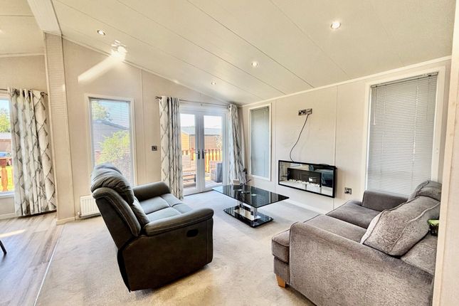 15 Sherwood, South Lakeland Leisure Village, Carnforth photo 3