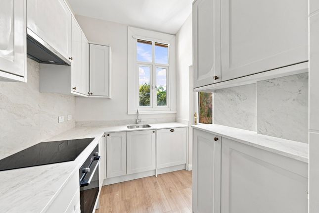 11a, James Avenue, London photo 3